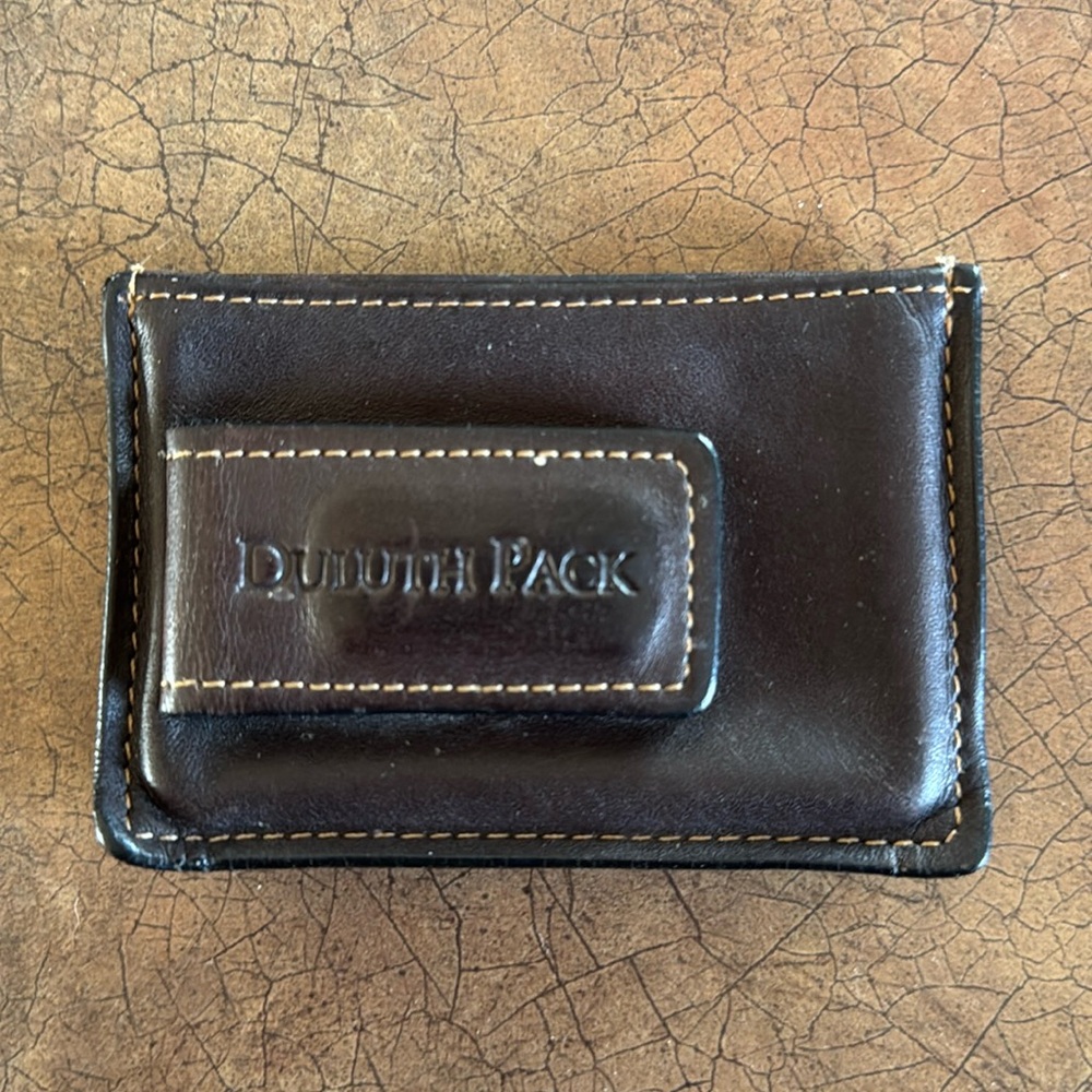 Minnesota Duluth Pack dark brown leather magnetic clasp billfold money clip